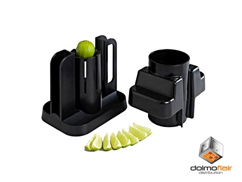 Manual citrus cutter made from plastic.