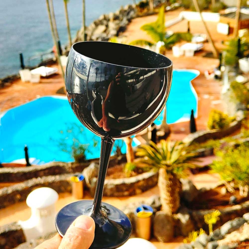 Black plastic balloon wine glass 40 cl.