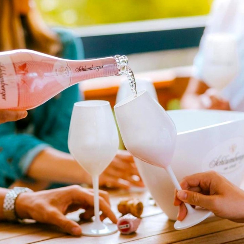 Reusable wineglass made of white plastic 51 cl.