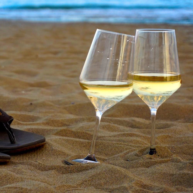 Wine glass reusable transparent plastic